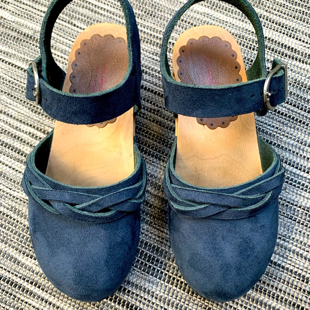 Girls Mary Jane Clogs by Hanna